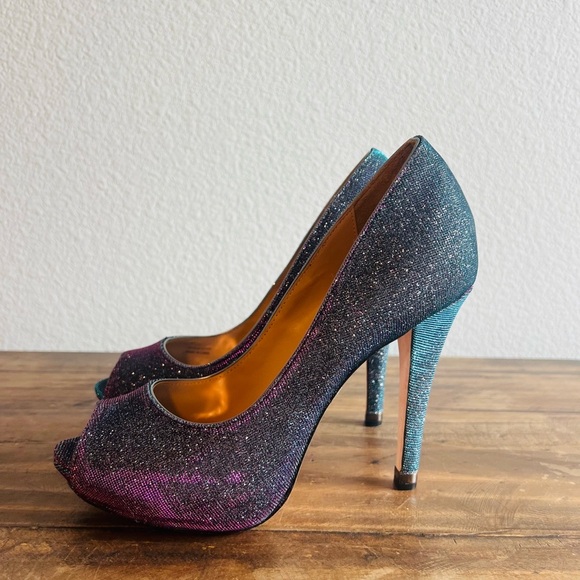Badgley Mischka Humbie IV Iridescent Sparkle Peep-Toe 4.5” High Heels. Size 7. - Picture 2 of 11